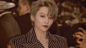 王嘉尔圈外女友爆料视频,揭秘明星背后的情感世界  第3张